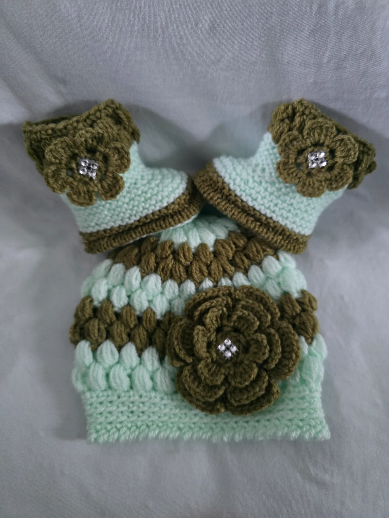 Handmade baby girls booties with crochet hat 0-3Months