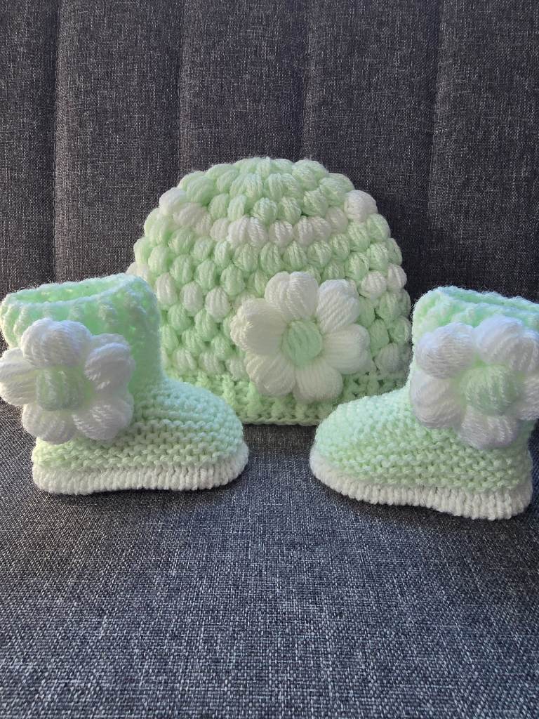 Handmade crochet knitted baby girl booties with hat 0-3Months