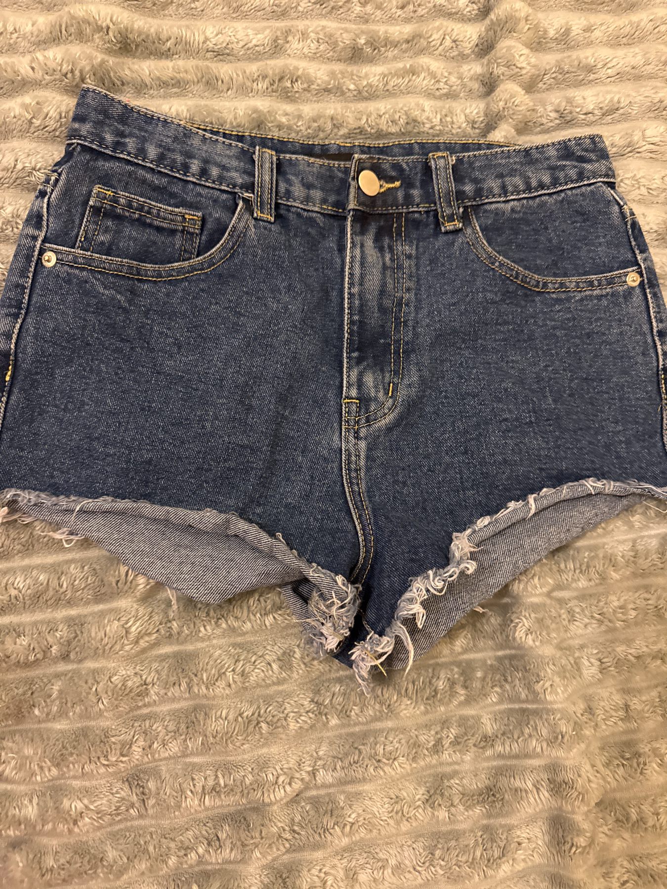PrettyLittleThing Denim Hotpants — UK 8